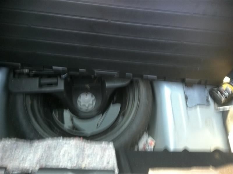 https://f005.backblazeb2.com/file/img-partshotlines-com/Inventory/EX831/Vehicle/13500_11.jpg