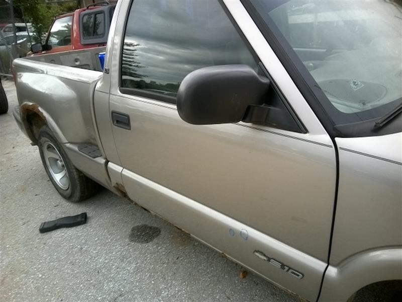 https://f005.backblazeb2.com/file/img-partshotlines-com/Inventory/EX831/Vehicle/14049_08.jpg