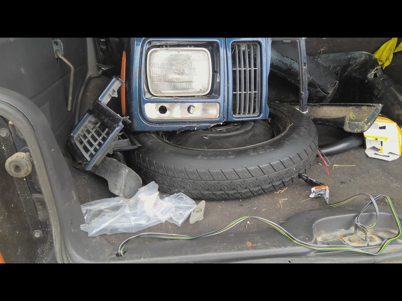 https://f005.backblazeb2.com/file/img-partshotlines-com/Inventory/EX831/Vehicle/14380_01.jpg