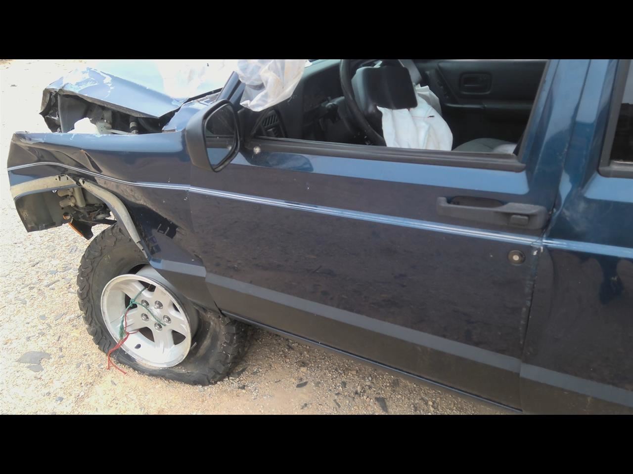 https://f005.backblazeb2.com/file/img-partshotlines-com/Inventory/EX831/Vehicle/14380_10.jpg