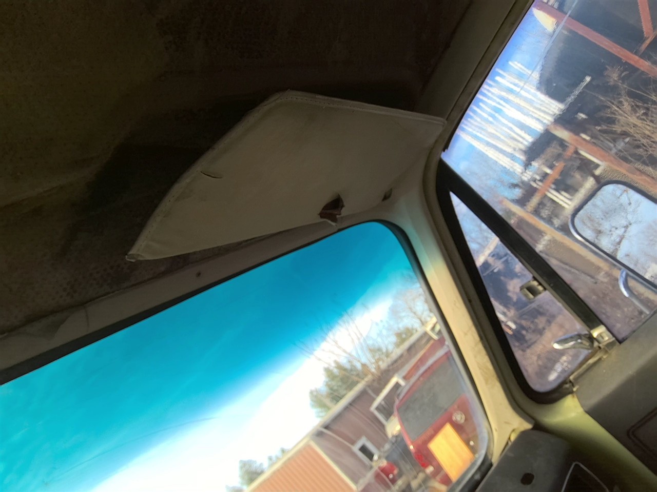 https://f005.backblazeb2.com/file/img-partshotlines-com/Inventory/EX831/Vehicle/14912_11.jpg