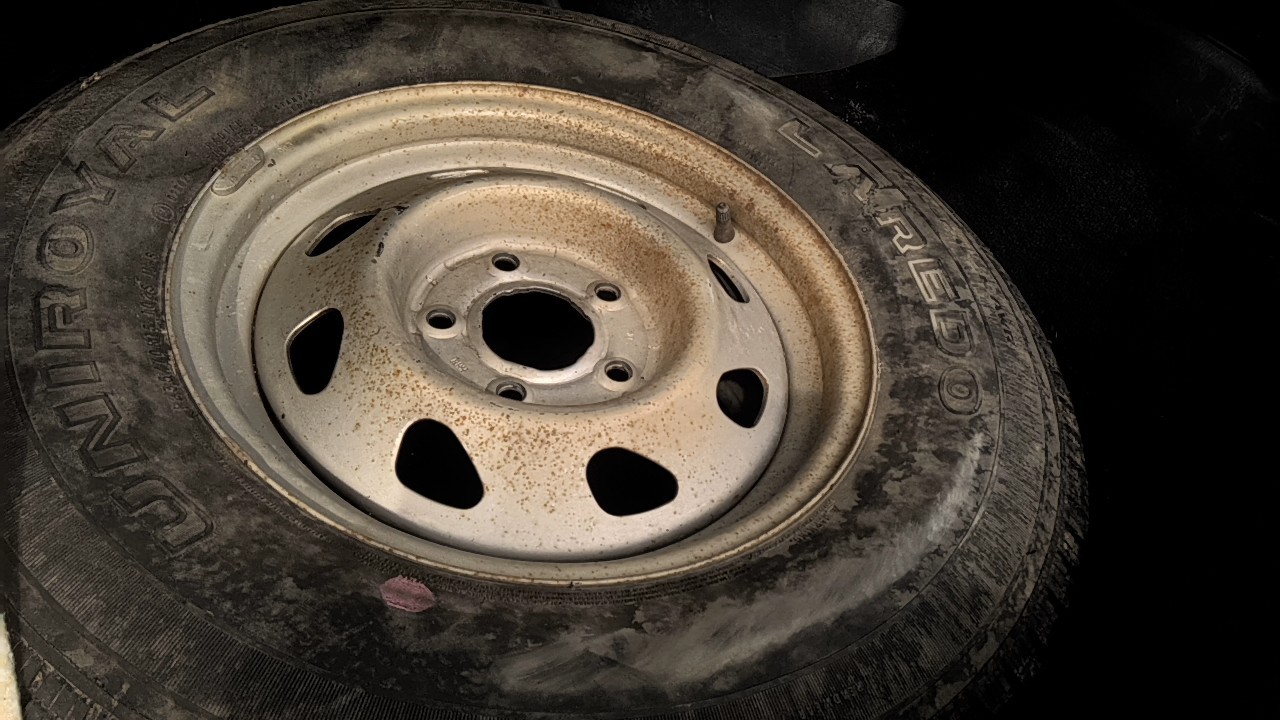 https://f005.backblazeb2.com/file/img-partshotlines-com/Inventory/EX831/Vehicle/15050_10.jpg