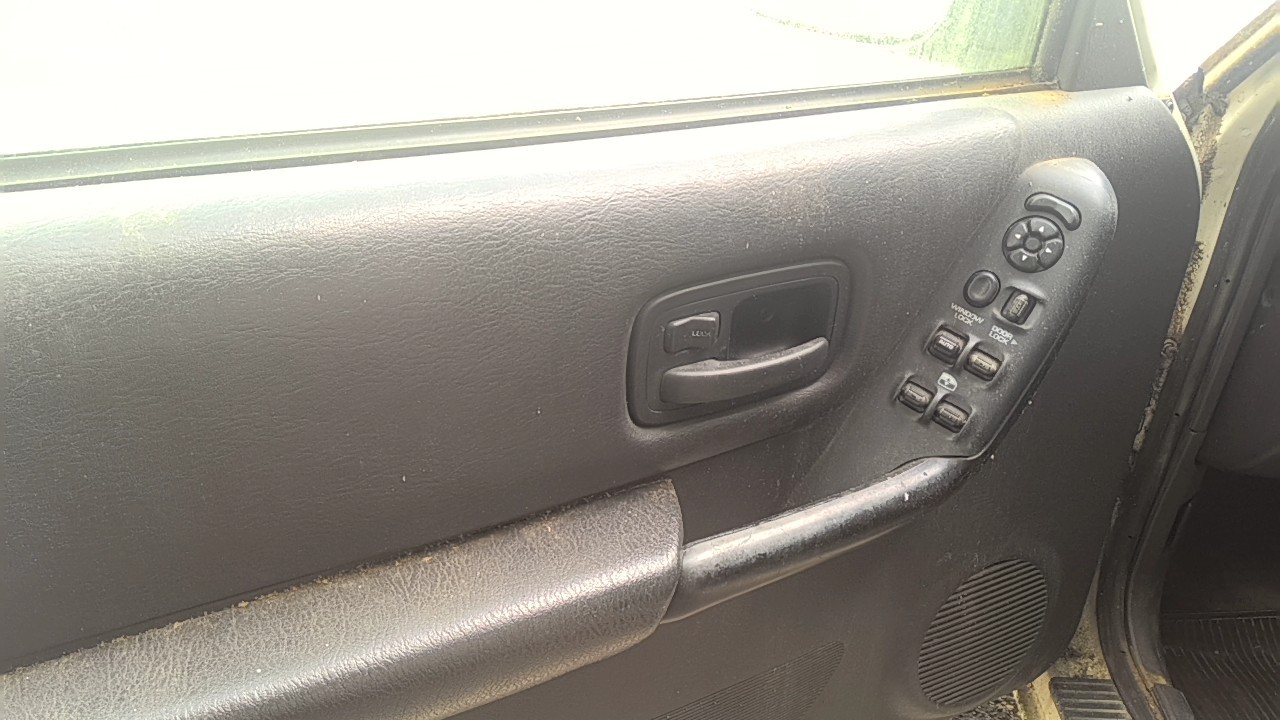 https://f005.backblazeb2.com/file/img-partshotlines-com/Inventory/EX831/Vehicle/15141_12.jpg