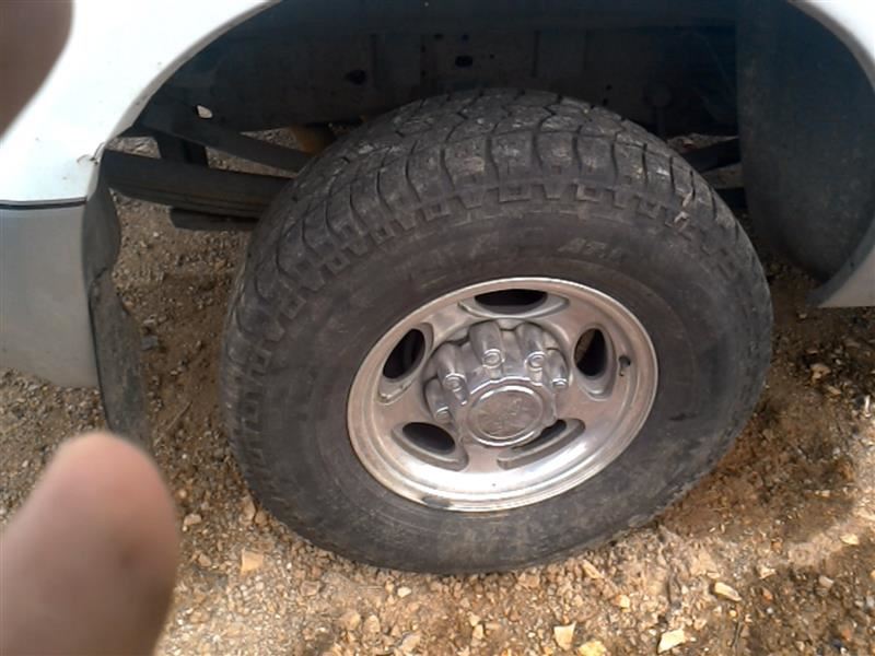 https://f005.backblazeb2.com/file/img-partshotlines-com/Inventory/EX831/Vehicle/8410_08.jpg