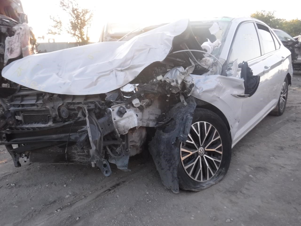 https://f005.backblazeb2.com/file/img-partshotlines-com/Inventory/EX863/Vehicle/17991_02.jpg