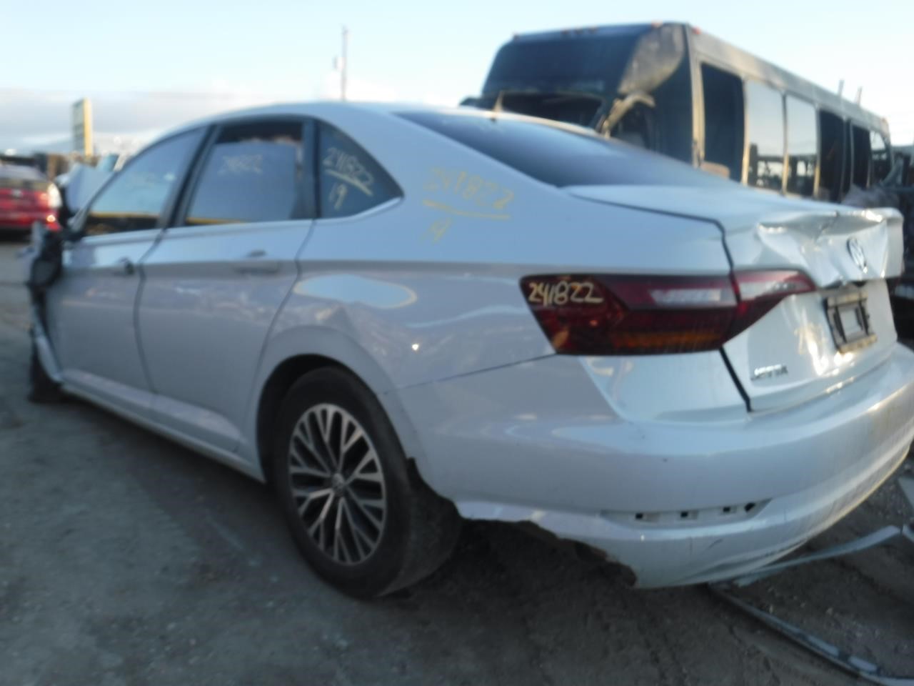 https://f005.backblazeb2.com/file/img-partshotlines-com/Inventory/EX863/Vehicle/17991_06.jpg