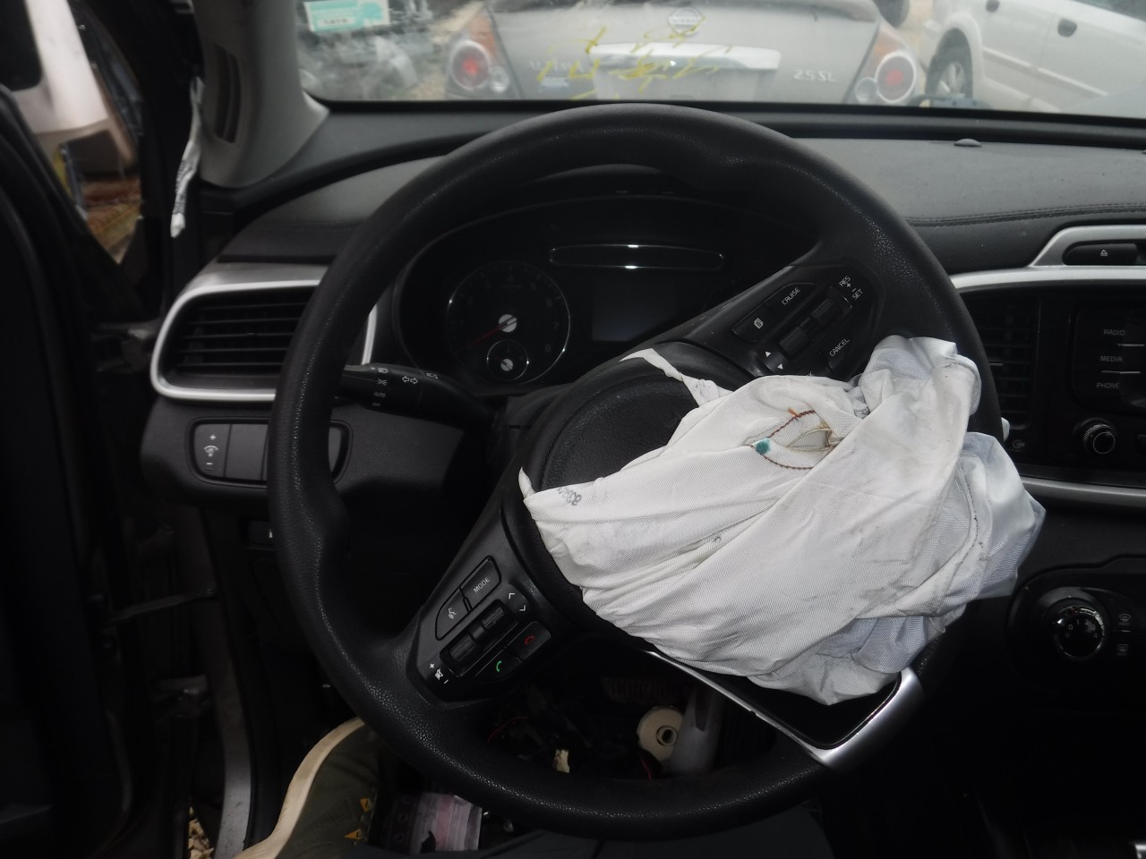 https://f005.backblazeb2.com/file/img-partshotlines-com/Inventory/EX863/Vehicle/18312_10.jpg