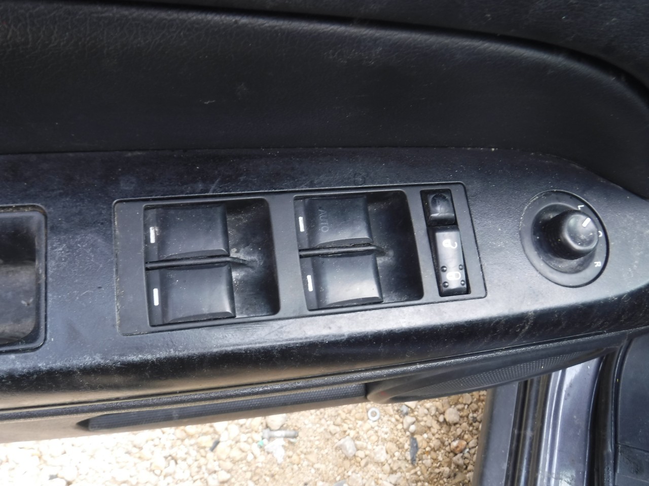 https://f005.backblazeb2.com/file/img-partshotlines-com/Inventory/EX863/Vehicle/18359_12.jpg
