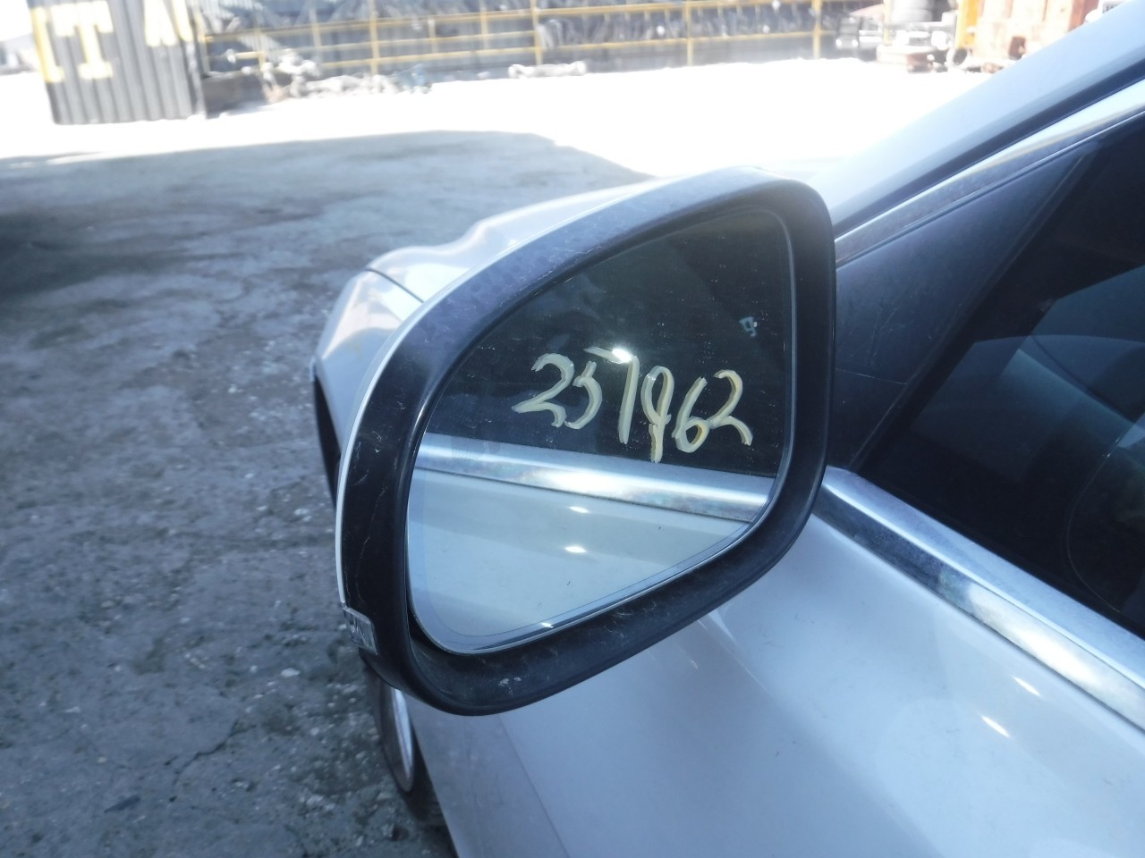 https://f005.backblazeb2.com/file/img-partshotlines-com/Inventory/EX863/Vehicle/19053_09.jpg