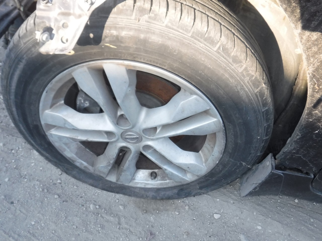 https://f005.backblazeb2.com/file/img-partshotlines-com/Inventory/EX863/Vehicle/19493_12.jpg
