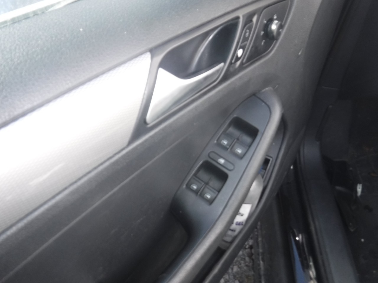 https://f005.backblazeb2.com/file/img-partshotlines-com/Inventory/EX863/Vehicle/19733_12.jpg