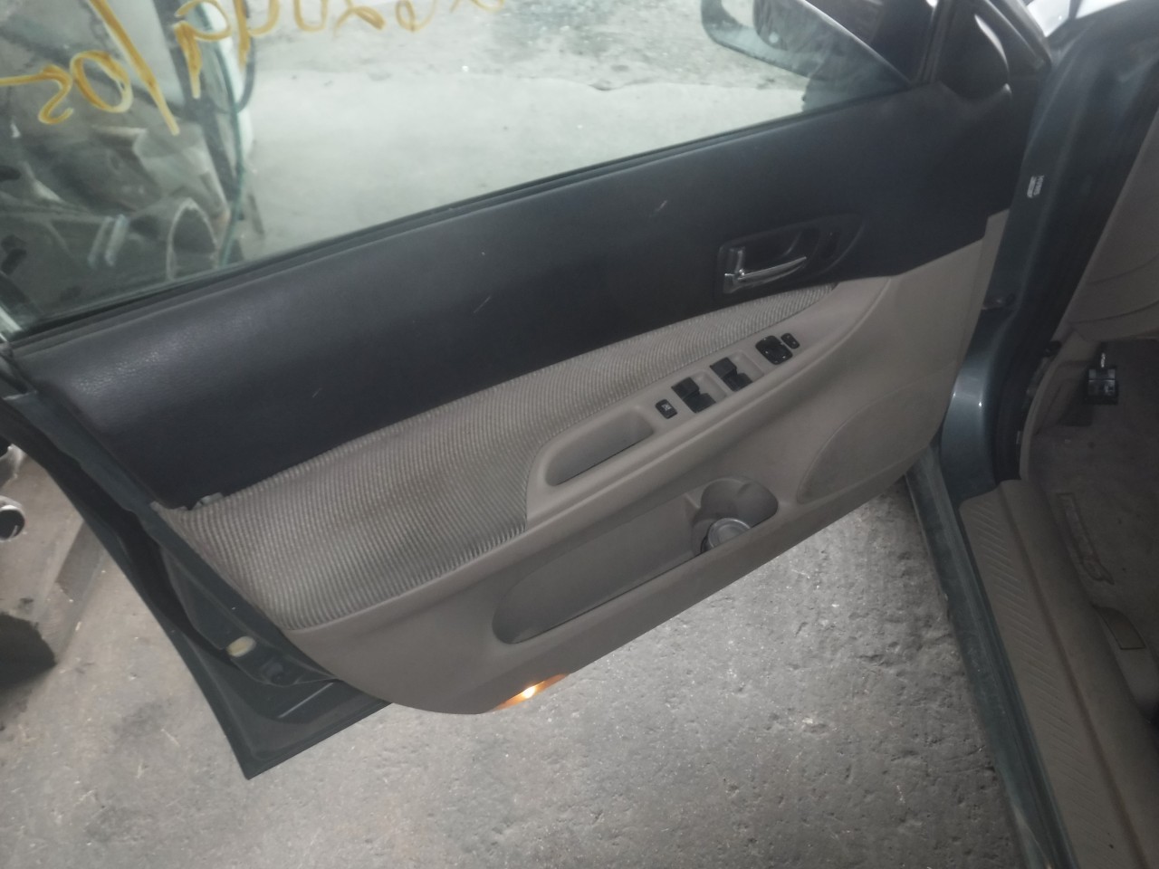 https://f005.backblazeb2.com/file/img-partshotlines-com/Inventory/EX863/Vehicle/20380_12.jpg