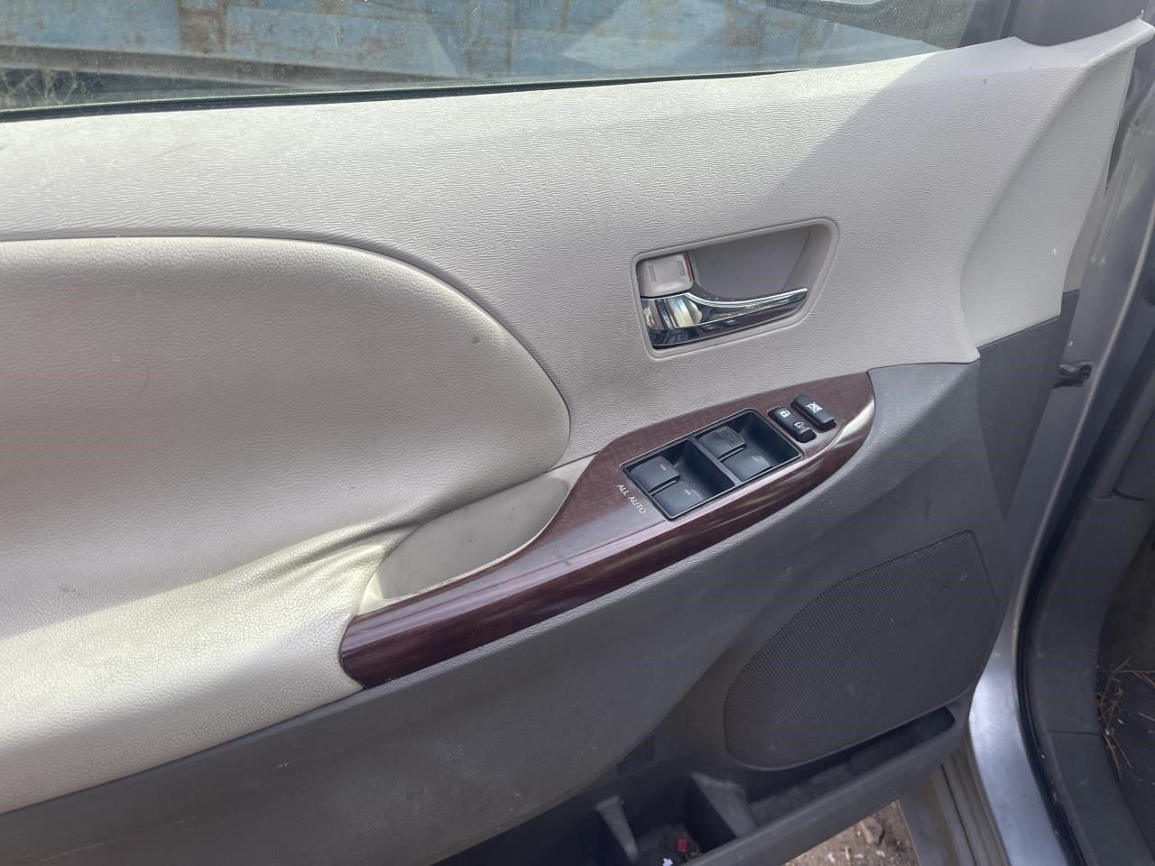https://f005.backblazeb2.com/file/img-partshotlines-com/Inventory/EX864/Vehicle/8405_02.jpg