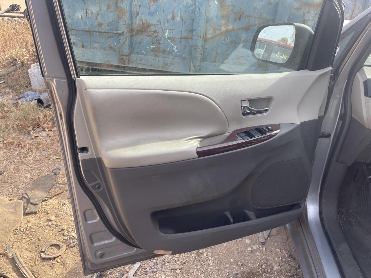 https://f005.backblazeb2.com/file/img-partshotlines-com/Inventory/EX864/Vehicle/8405_03.jpg