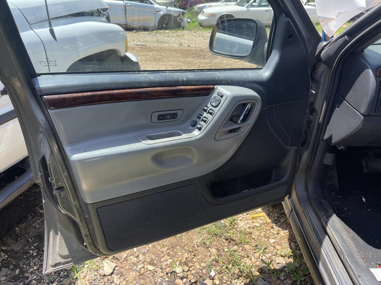 https://f005.backblazeb2.com/file/img-partshotlines-com/Inventory/EX864/Vehicle/8830_03.jpg