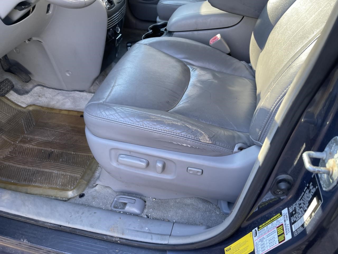 https://f005.backblazeb2.com/file/img-partshotlines-com/Inventory/EX864/Vehicle/9053_04.jpg