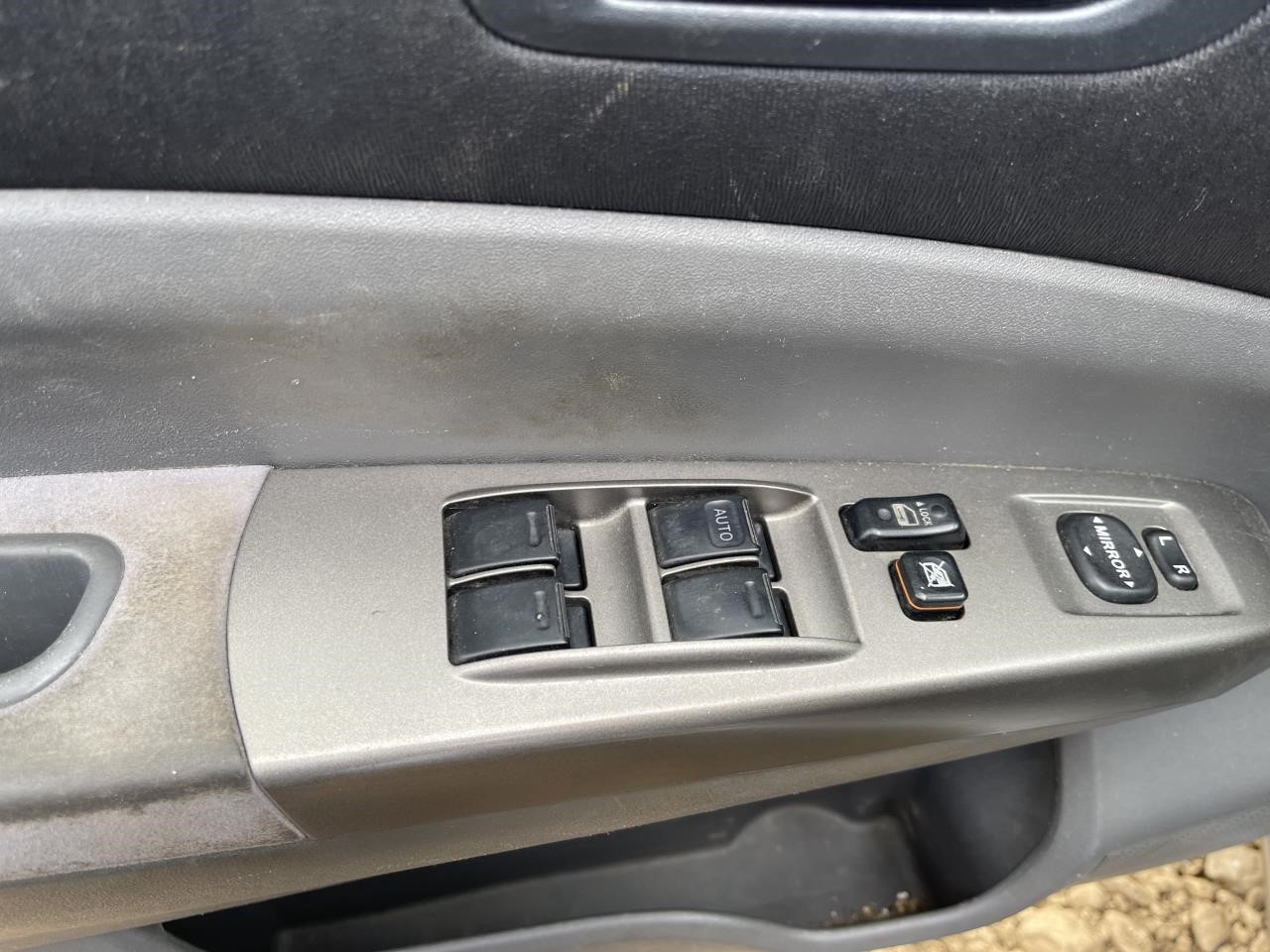 https://f005.backblazeb2.com/file/img-partshotlines-com/Inventory/EX864/Vehicle/9350_03.jpg