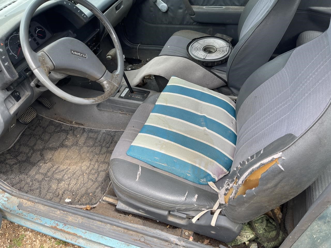 https://f005.backblazeb2.com/file/img-partshotlines-com/Inventory/EX864/Vehicle/9402_04.jpg