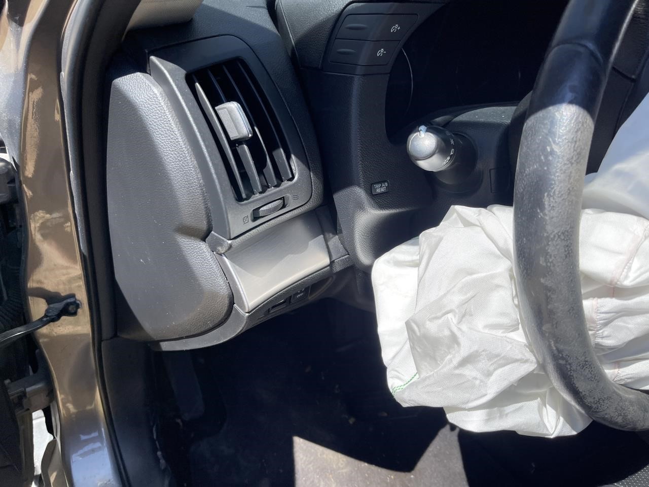 https://f005.backblazeb2.com/file/img-partshotlines-com/Inventory/EX864/Vehicle/9663_05.jpg