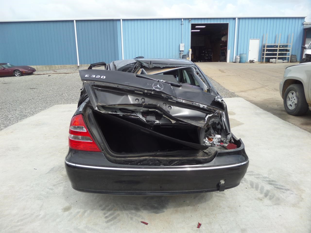 https://f005.backblazeb2.com/file/img-partshotlines-com/Inventory/EX865/Vehicle/14406_09.jpg