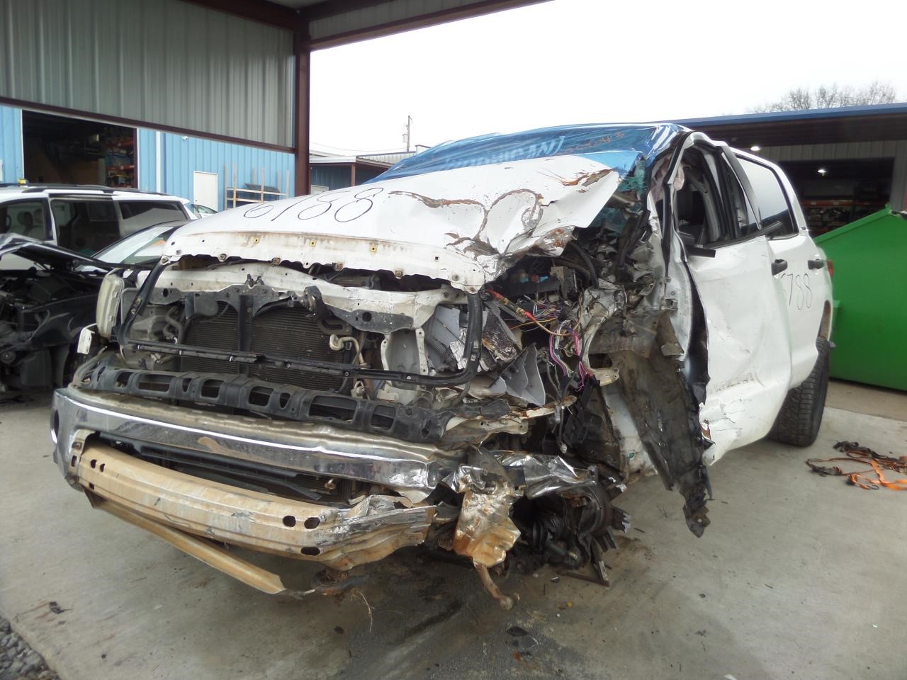 https://f005.backblazeb2.com/file/img-partshotlines-com/Inventory/EX865/Vehicle/16172_04.jpg
