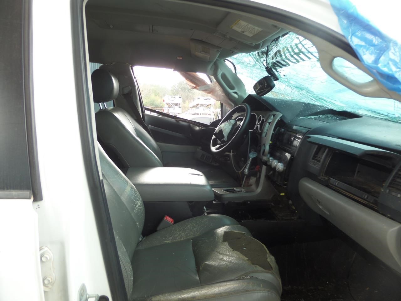 https://f005.backblazeb2.com/file/img-partshotlines-com/Inventory/EX865/Vehicle/16172_12.jpg