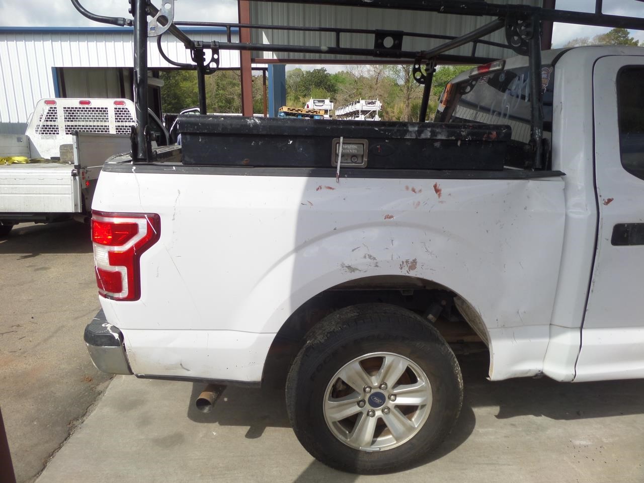 https://f005.backblazeb2.com/file/img-partshotlines-com/Inventory/EX865/Vehicle/16674_10.jpg