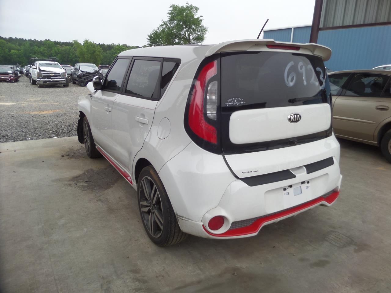 https://f005.backblazeb2.com/file/img-partshotlines-com/Inventory/EX865/Vehicle/16927_02.jpg