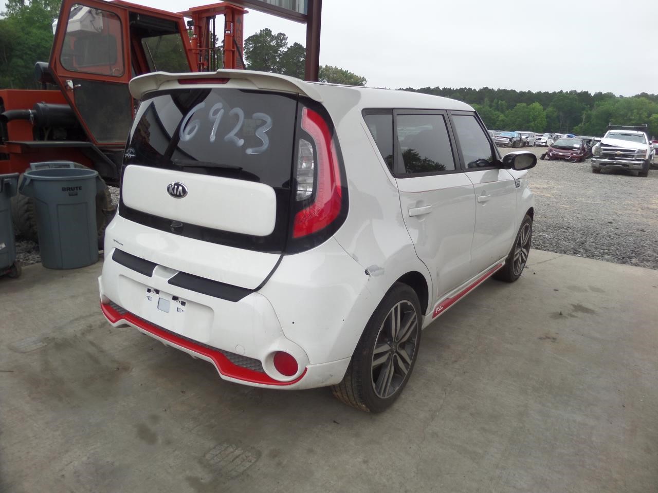 https://f005.backblazeb2.com/file/img-partshotlines-com/Inventory/EX865/Vehicle/16927_03.jpg