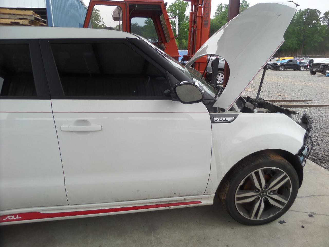 https://f005.backblazeb2.com/file/img-partshotlines-com/Inventory/EX865/Vehicle/16927_11.jpg