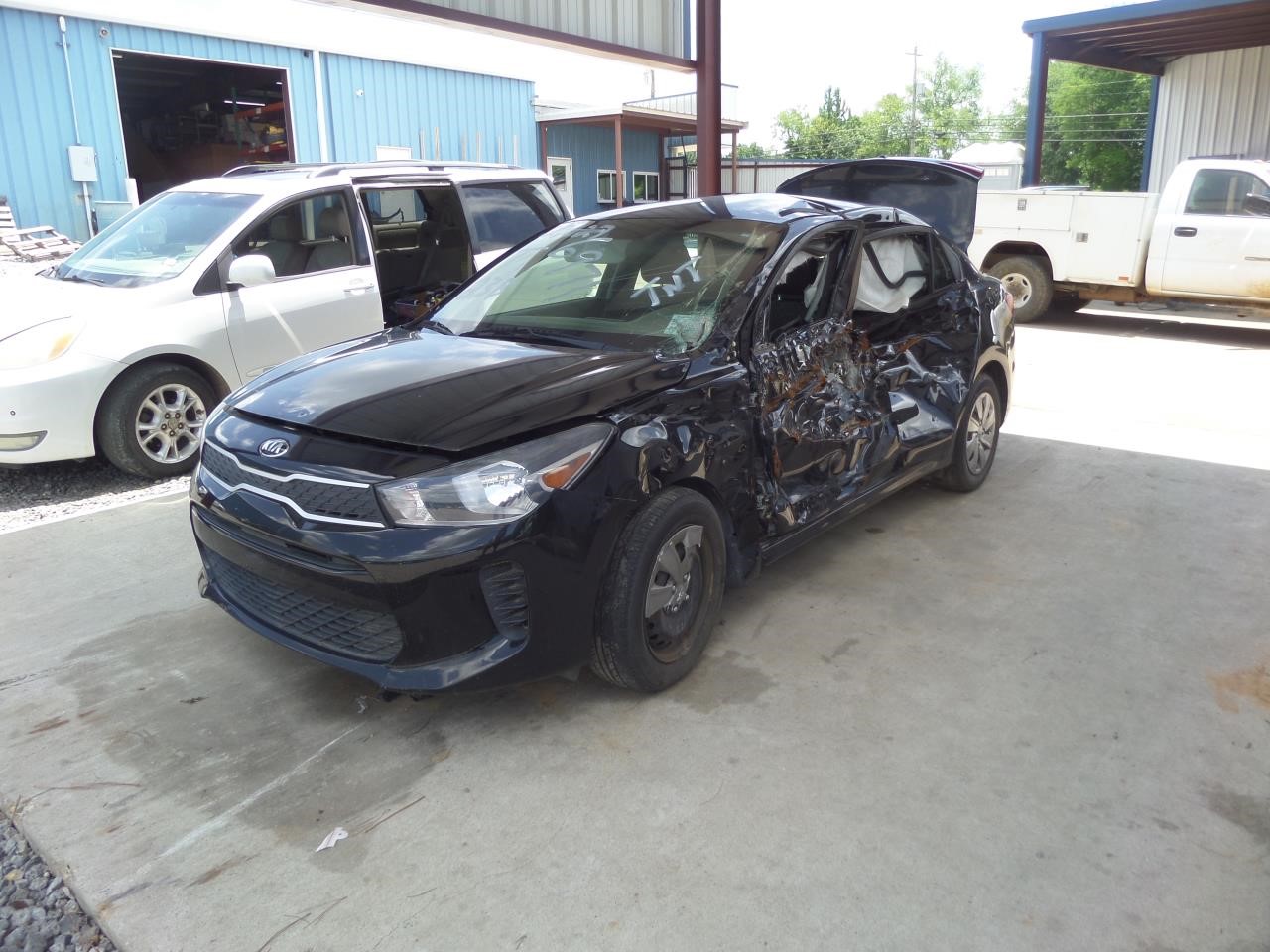 https://f005.backblazeb2.com/file/img-partshotlines-com/Inventory/EX865/Vehicle/17197_01.jpg