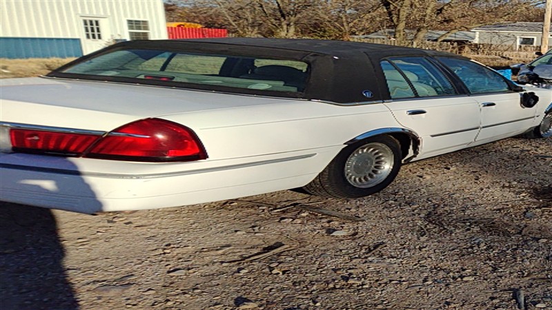 https://f005.backblazeb2.com/file/img-partshotlines-com/Inventory/EX869/Vehicle/3215_07.jpg