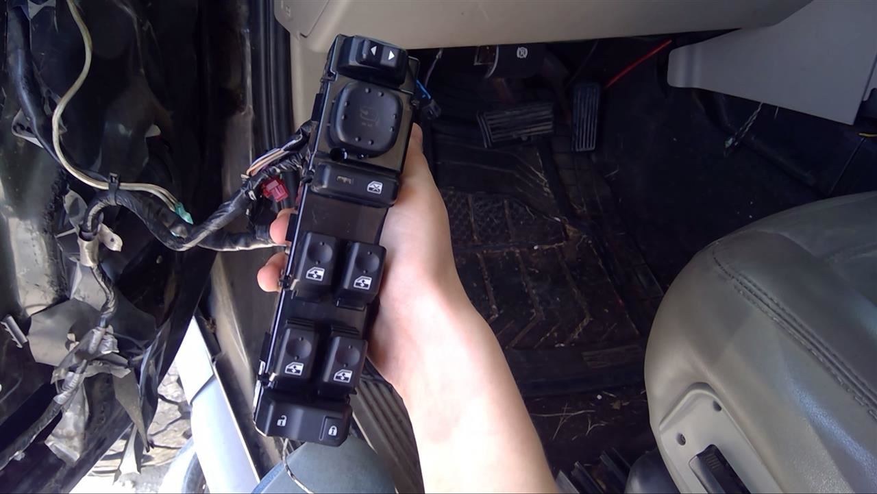 https://f005.backblazeb2.com/file/img-partshotlines-com/Inventory/EX878/Vehicle/8028118_08.jpg