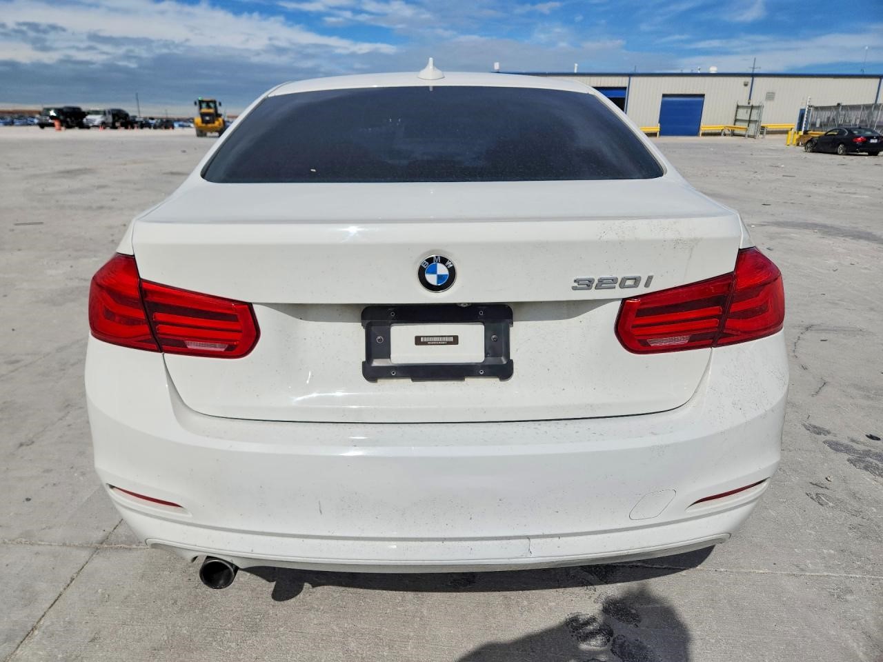 https://f005.backblazeb2.com/file/img-partshotlines-com/Inventory/EX881/Vehicle/12496_06.jpg