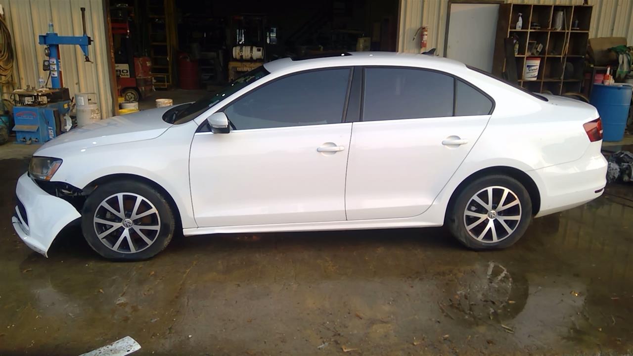 https://f005.backblazeb2.com/file/img-partshotlines-com/Inventory/EX890/Vehicle/11383_08.jpg