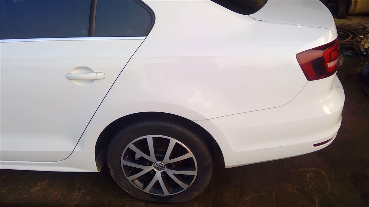 https://f005.backblazeb2.com/file/img-partshotlines-com/Inventory/EX890/Vehicle/11383_28.jpg