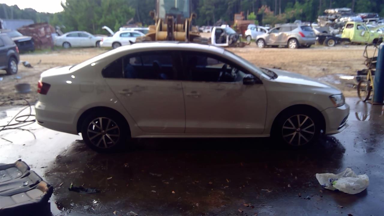 https://f005.backblazeb2.com/file/img-partshotlines-com/Inventory/EX890/Vehicle/11383_39.jpg