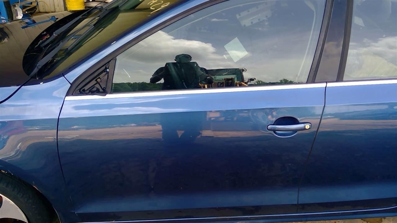 https://f005.backblazeb2.com/file/img-partshotlines-com/Inventory/EX890/Vehicle/11394_08.jpg
