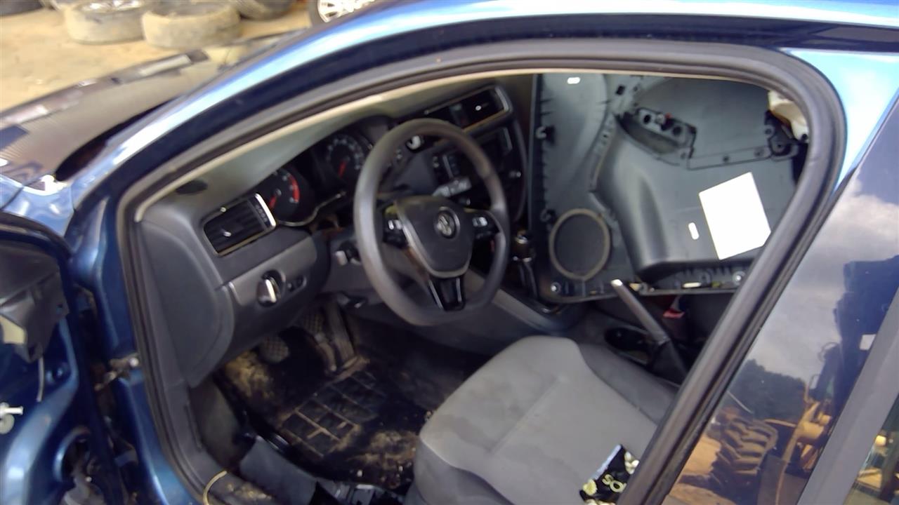 https://f005.backblazeb2.com/file/img-partshotlines-com/Inventory/EX890/Vehicle/11394_10.jpg