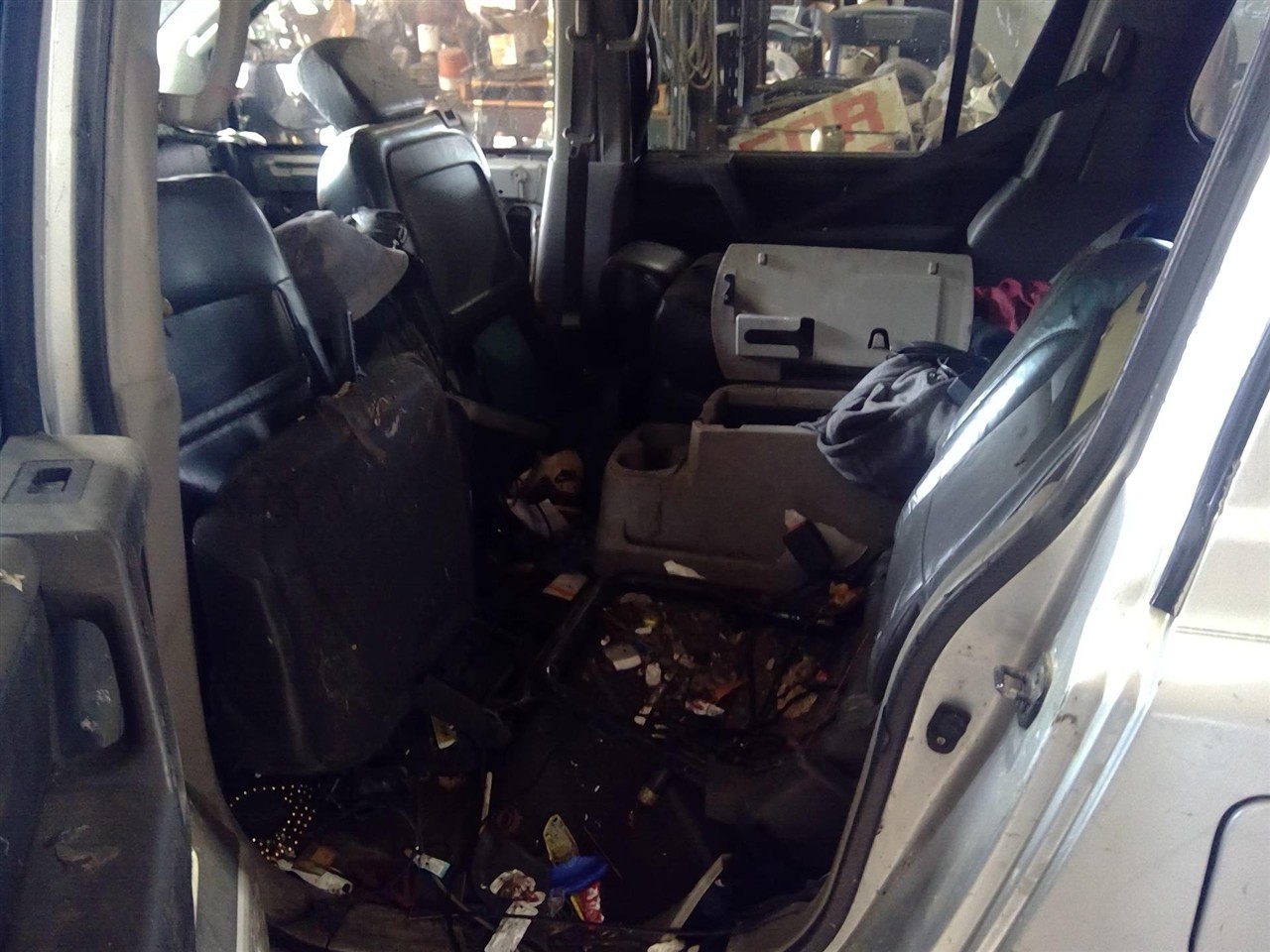 https://f005.backblazeb2.com/file/img-partshotlines-com/Inventory/EX890/Vehicle/11748_11.jpg