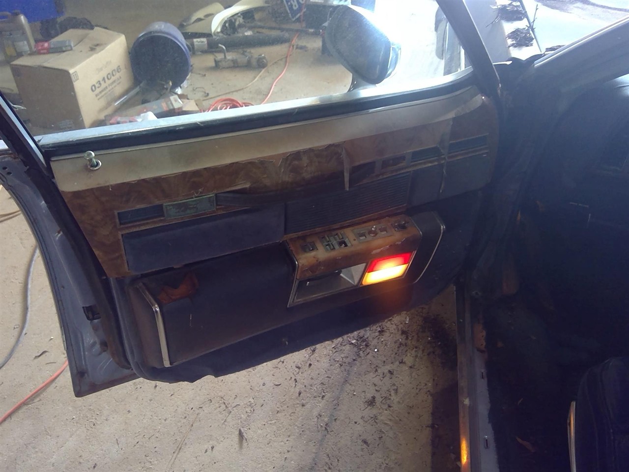https://f005.backblazeb2.com/file/img-partshotlines-com/Inventory/EX890/Vehicle/11820_10.jpg