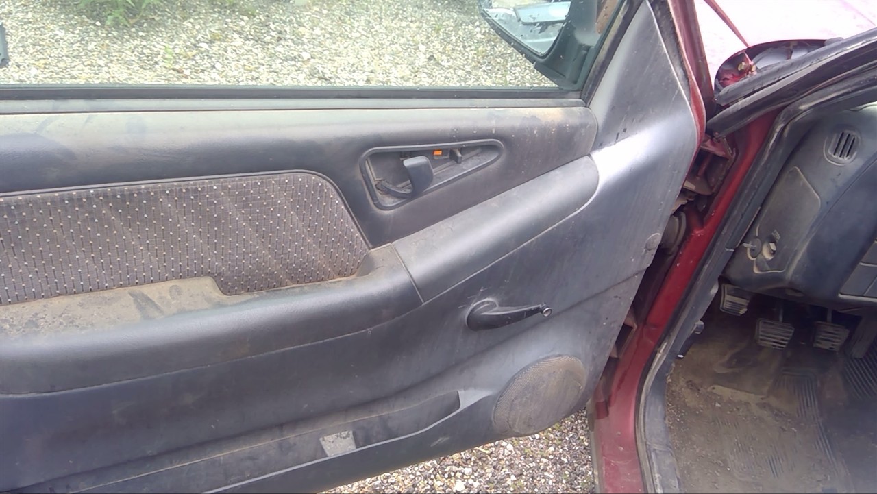 https://f005.backblazeb2.com/file/img-partshotlines-com/Inventory/EX921/Vehicle/6732_02.jpg
