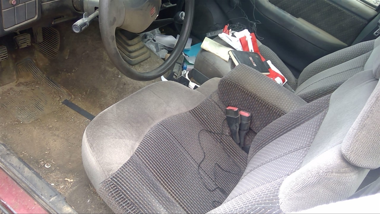 https://f005.backblazeb2.com/file/img-partshotlines-com/Inventory/EX921/Vehicle/6732_03.jpg