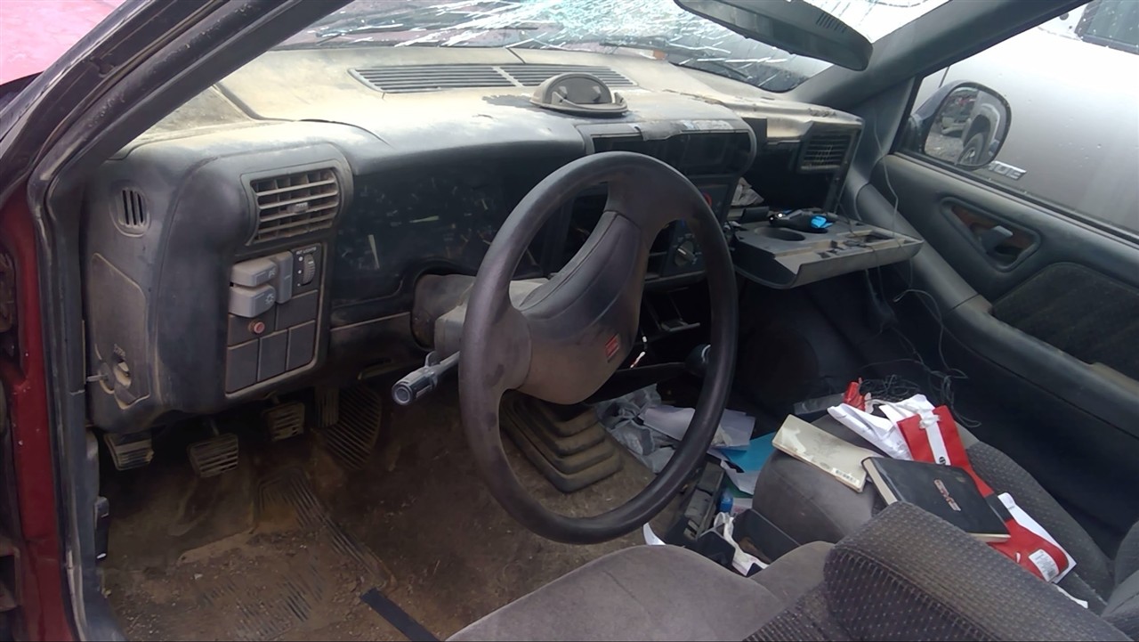 https://f005.backblazeb2.com/file/img-partshotlines-com/Inventory/EX921/Vehicle/6732_04.jpg