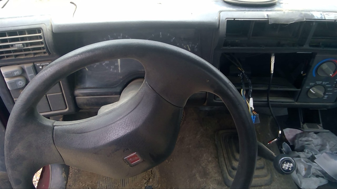 https://f005.backblazeb2.com/file/img-partshotlines-com/Inventory/EX921/Vehicle/6732_08.jpg