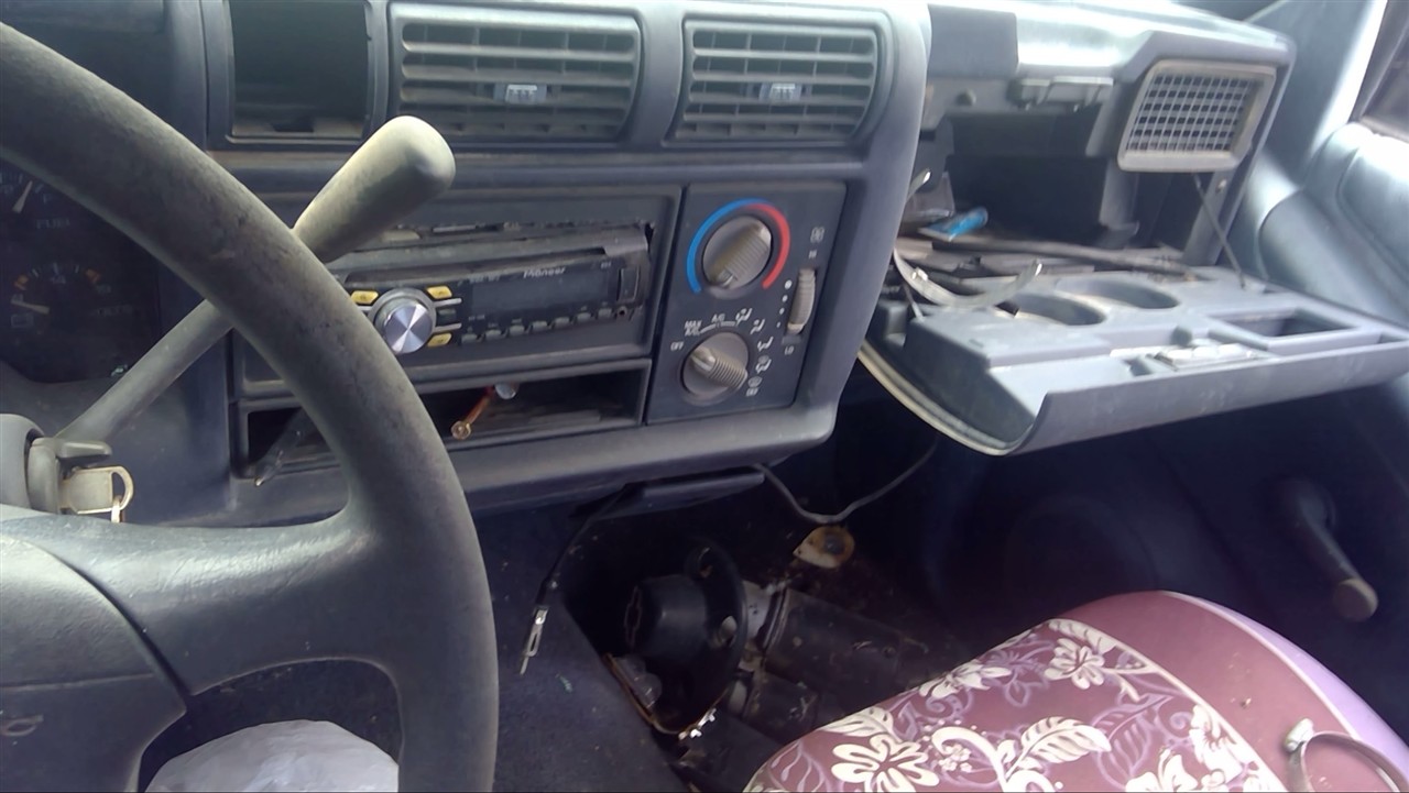 https://f005.backblazeb2.com/file/img-partshotlines-com/Inventory/EX921/Vehicle/6767_04.jpg