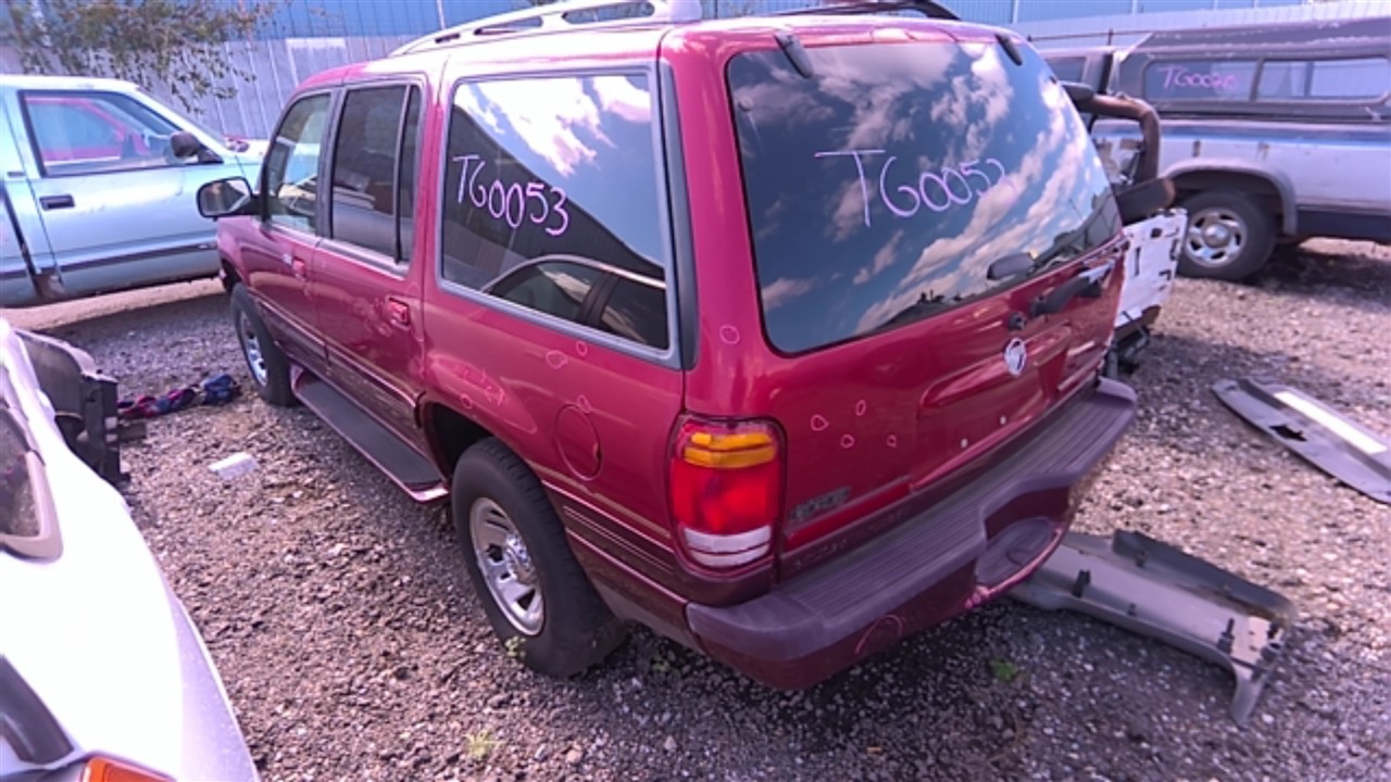 https://f005.backblazeb2.com/file/img-partshotlines-com/Inventory/EX921/Vehicle/7053_02.jpg