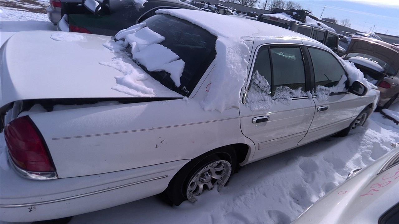 https://f005.backblazeb2.com/file/img-partshotlines-com/Inventory/EX921/Vehicle/7313_12.jpg