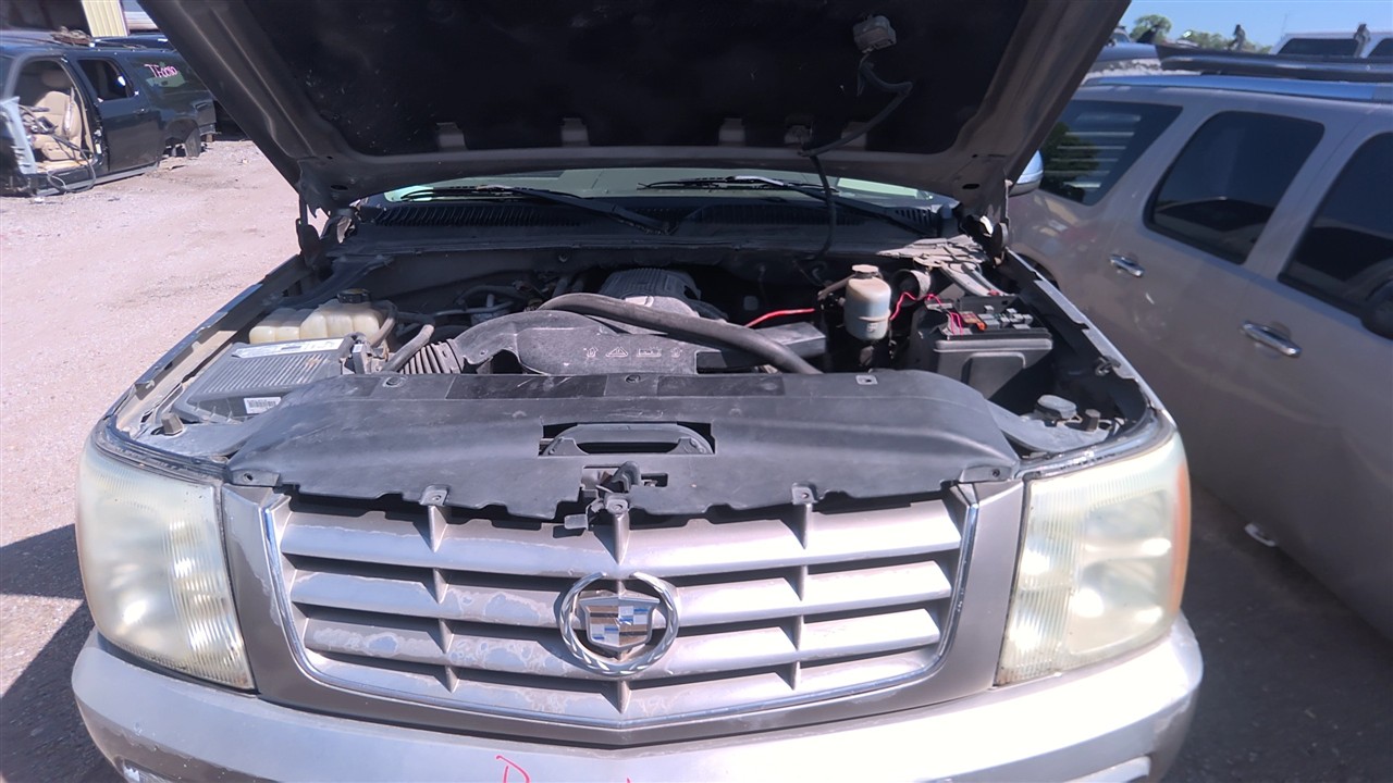 https://f005.backblazeb2.com/file/img-partshotlines-com/Inventory/EX921/Vehicle/7352_01.jpg