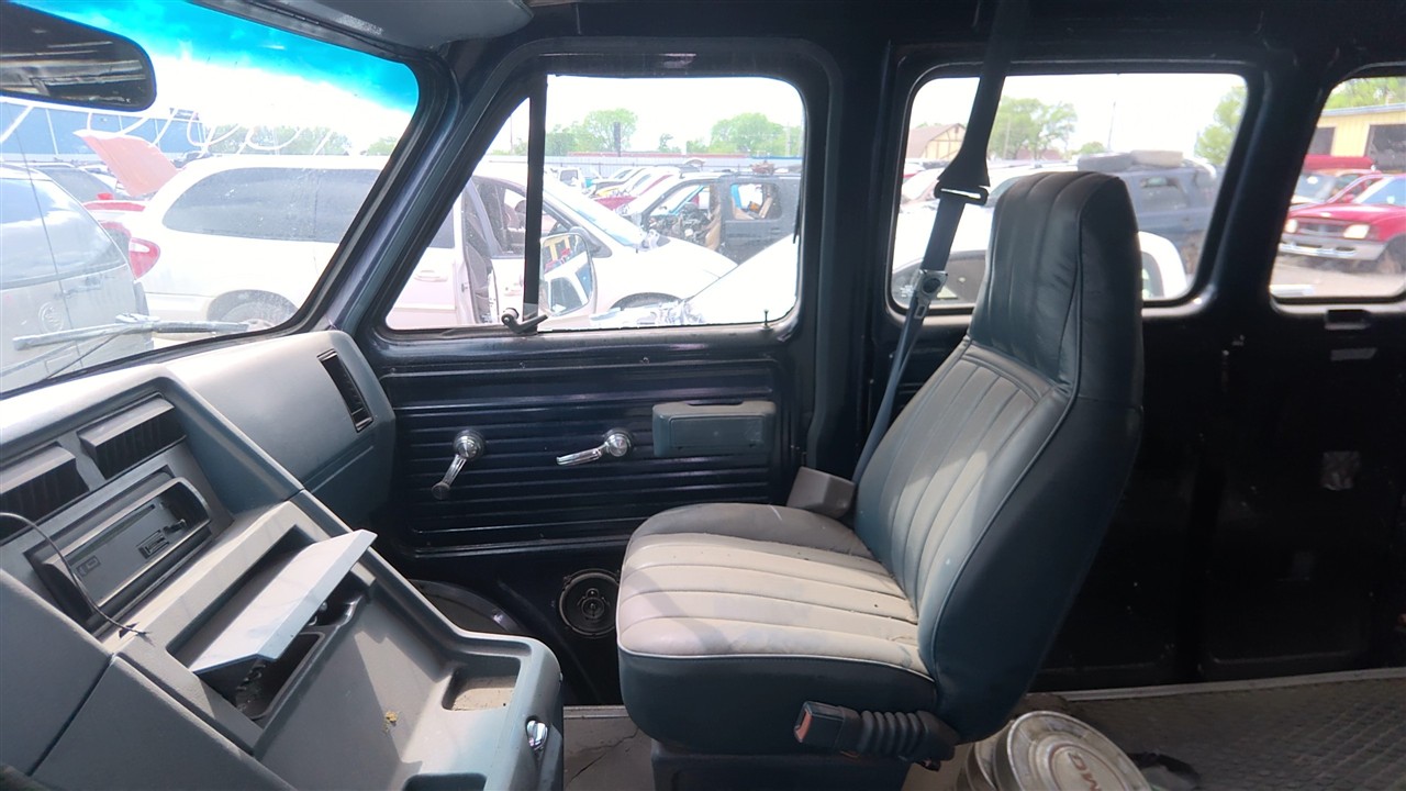 https://f005.backblazeb2.com/file/img-partshotlines-com/Inventory/EX921/Vehicle/7353_12.jpg